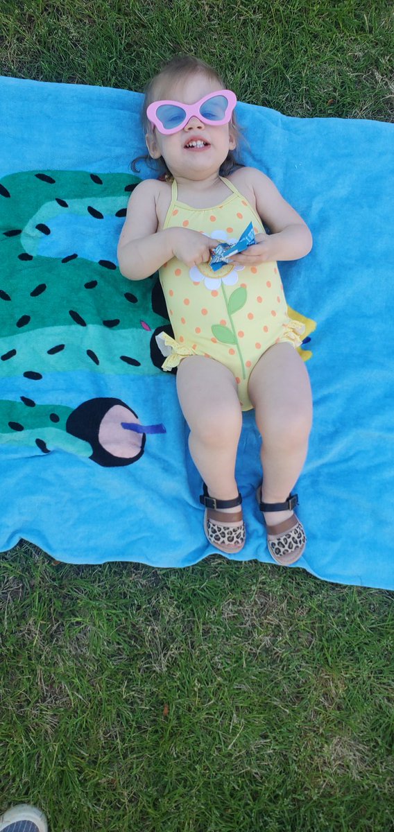 Relaxing outside on Beach Day! 🌞We even have cheetah print shoes! <a href="/CreekViewElem/">Creek View Elementary School</a>