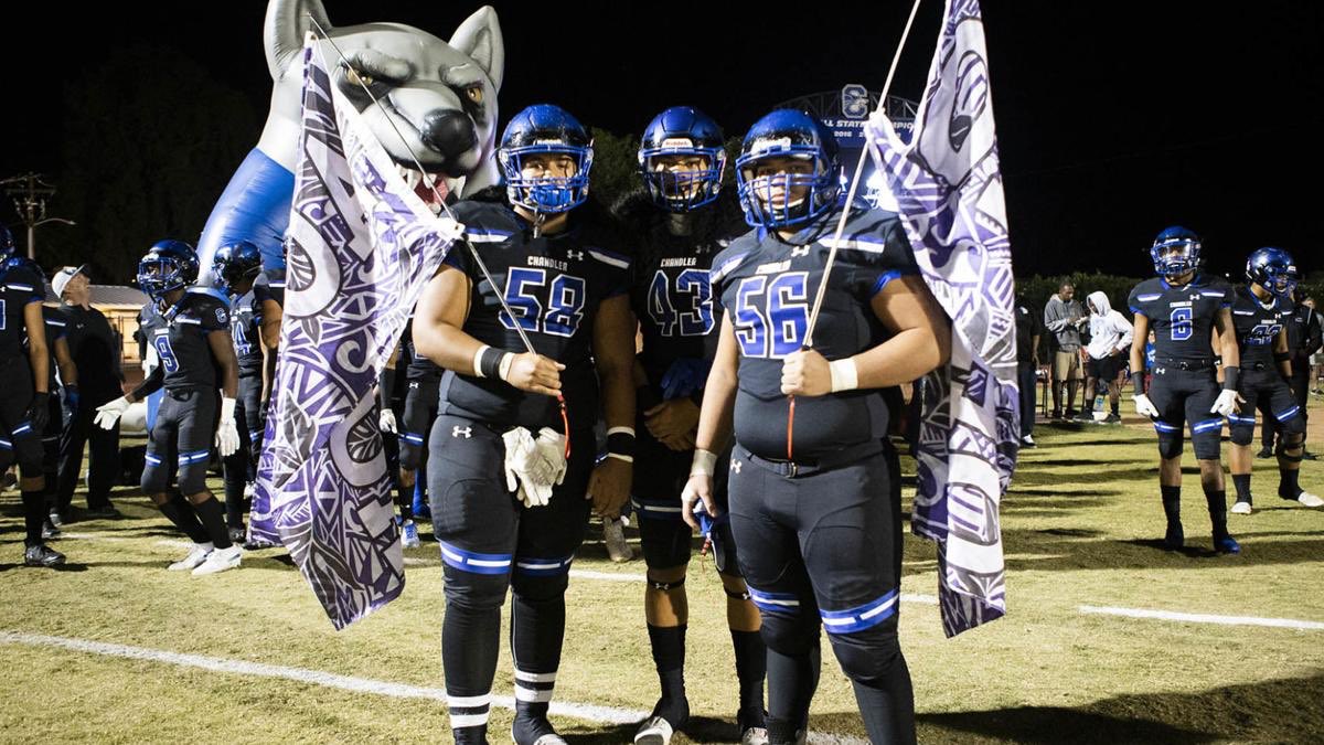 GarretsonRick's tweet photo. THE 4 KEYS THAT DRIVE CHS FB:       11 HATS TO THE BALL... LEADERSHIP... HIGH OCTANE OFFENSE... EARNING THE RIGHT TO BE THE BEST... #WORRYABOUTUS #SOC https://t.co/mv6lyL58uv
