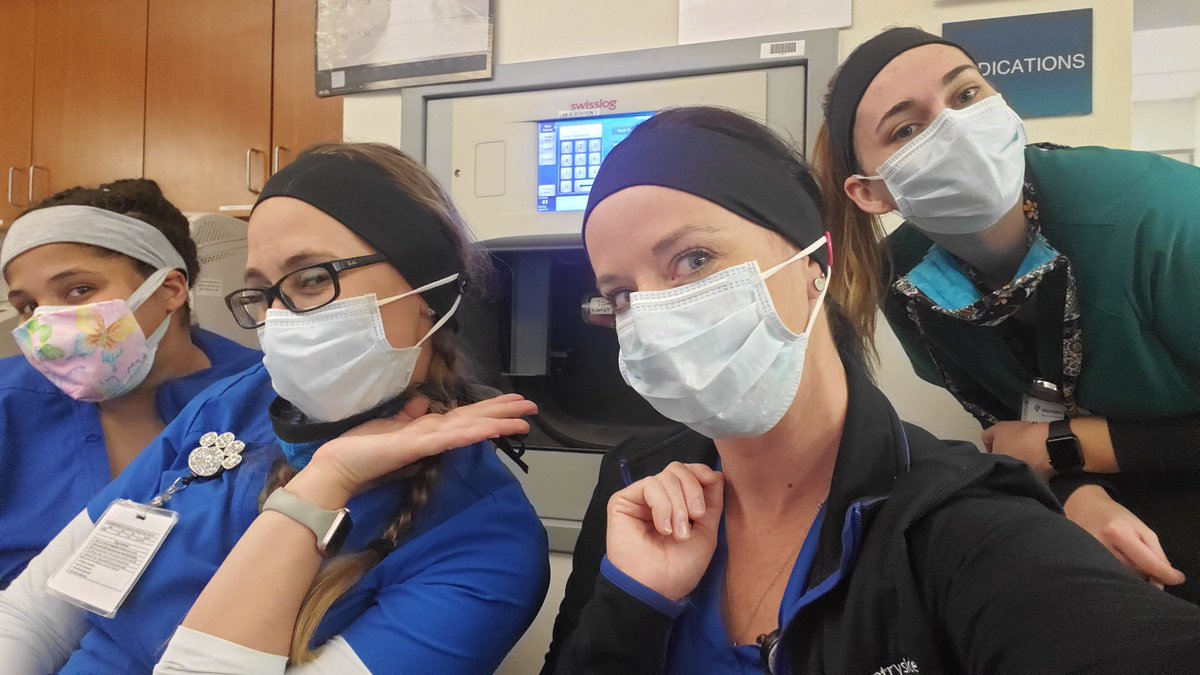 KayseaRank's tweet photo. @amazon please allow the head bands and buttons to be shipped as “#essential” 🙏🏻 We are making head bands for the #Frontliners for their masks to wrap around to save their ears! https://t.co/VPCMQsq8Ql