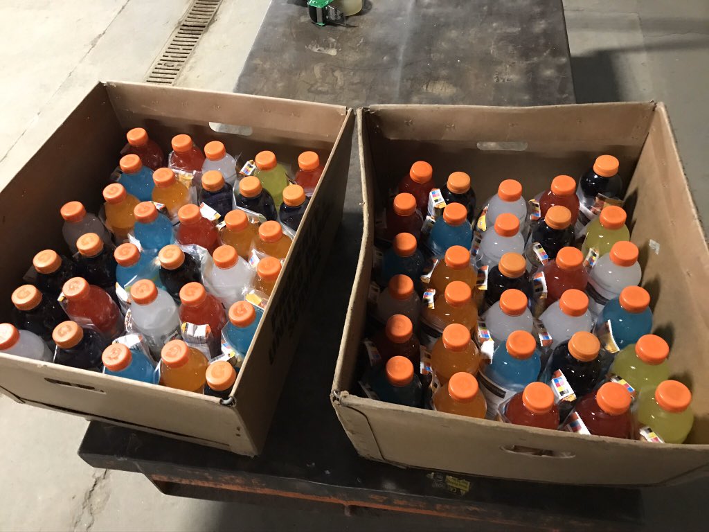 kkimmyboyle's tweet photo. #TotesofCare #TogetherWeAreUPS #ThanksforDelivering https://t.co/hD7H8XkOhS