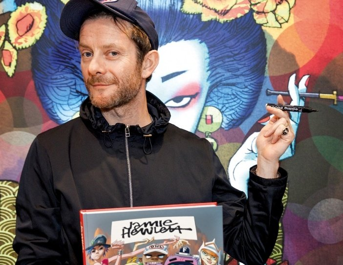 Happy Birthday to Jamie Hewlett. Hope that he\s having a great time today 