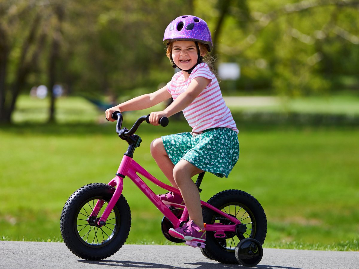TrekBikes's tweet photo. Now is the perfect time to lose the training wheels.🚲☀️ But where do you even start? We've got you covered➡️ https://t.co/isRbix9Vdy https://t.co/KrQ0tYMy4Y