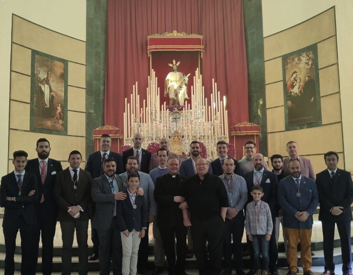 Hoy se celebraría el acto donde, con la presencia de la Asociación Alcalareña AFAR, se le impondría la campanita en las riendas de nuestra borriquita. 

#TDSCofrade #LaFEnosesuspende #BorriquitaAlcala2020