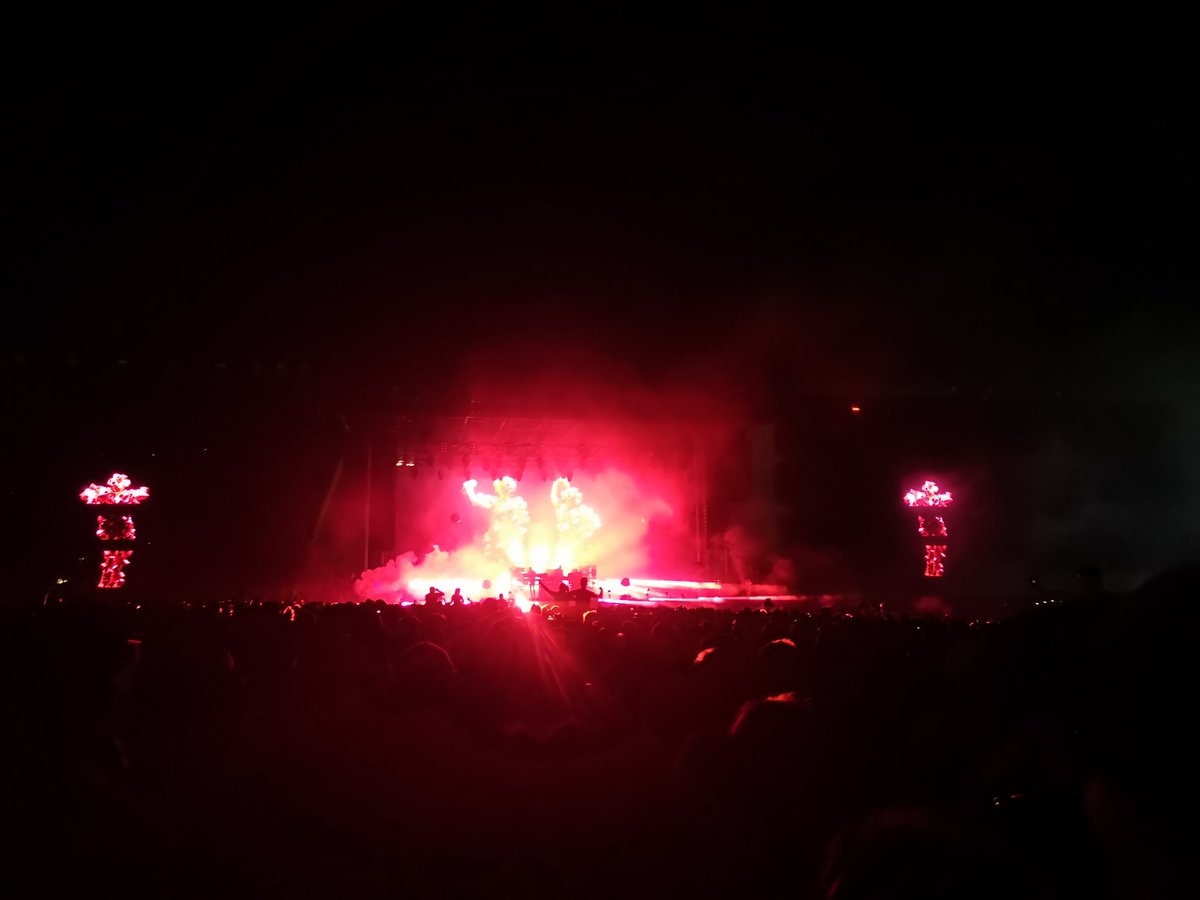 McconnachieRuth's tweet photo. #timstwitterlisteningparty taking me back to @Creamfields last August watching the mighty @ChemBros 🥰 #sickk https://t.co/AnYEgVW0Y2