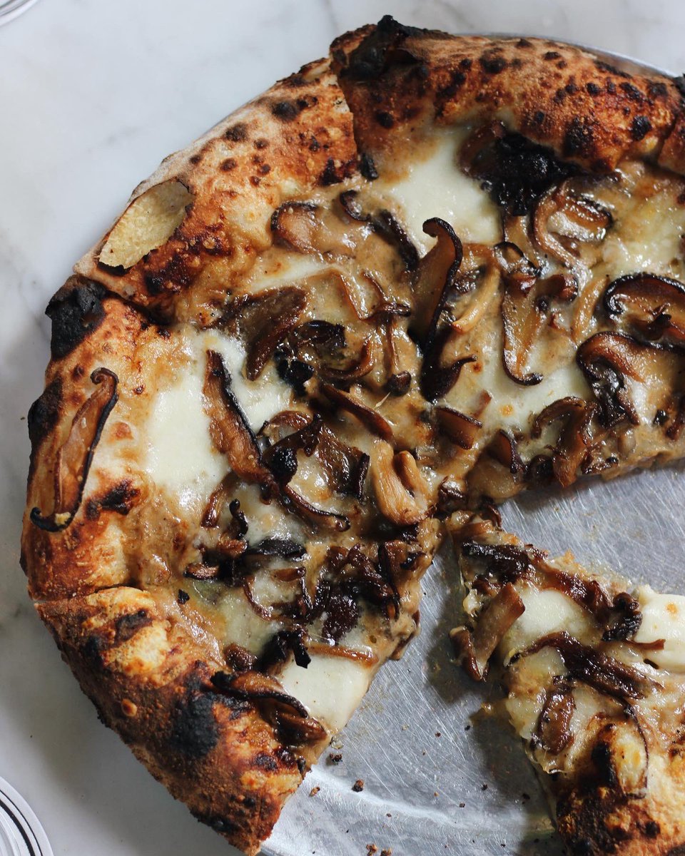 TheNiceGuyLA's tweet photo. Grab a slice or two. | Choose from mushroom, margherita and pepperoni and enjoy 30% off all pizzas. Order curbside pickup or FREE delivery with @Postmates. #TheNiceGuy https://t.co/GLmosl7tJq