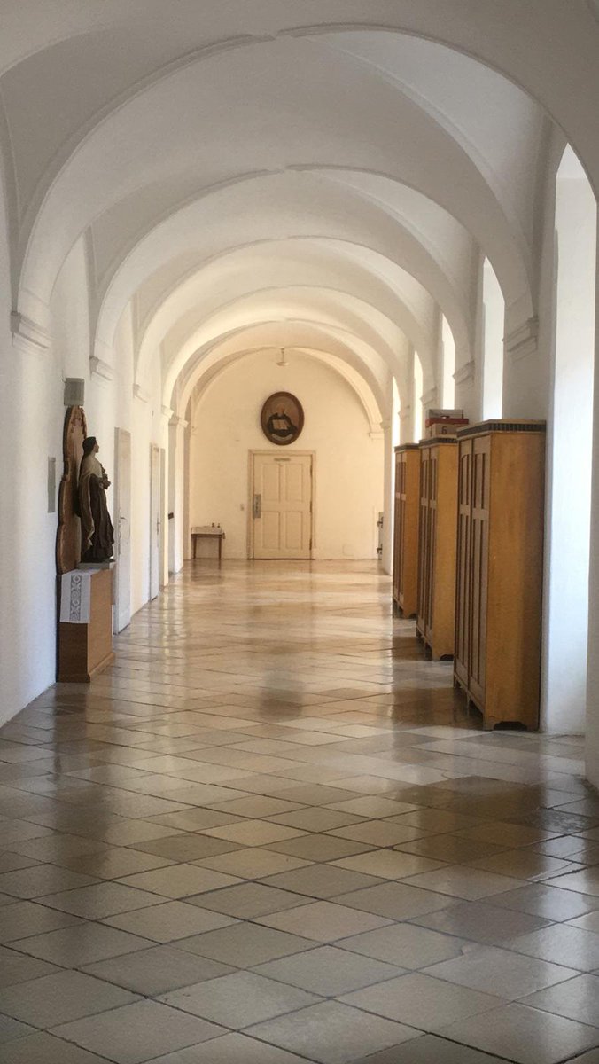SeitenstettenA's tweet photo. Unser #ArchivePath im #StiftSeitenstetten führt in die Klausur. Das Archiv ist dort im Nordtrakt untergebracht. 
#Archive30
#HistMonast https://t.co/wbcc6ei3JE