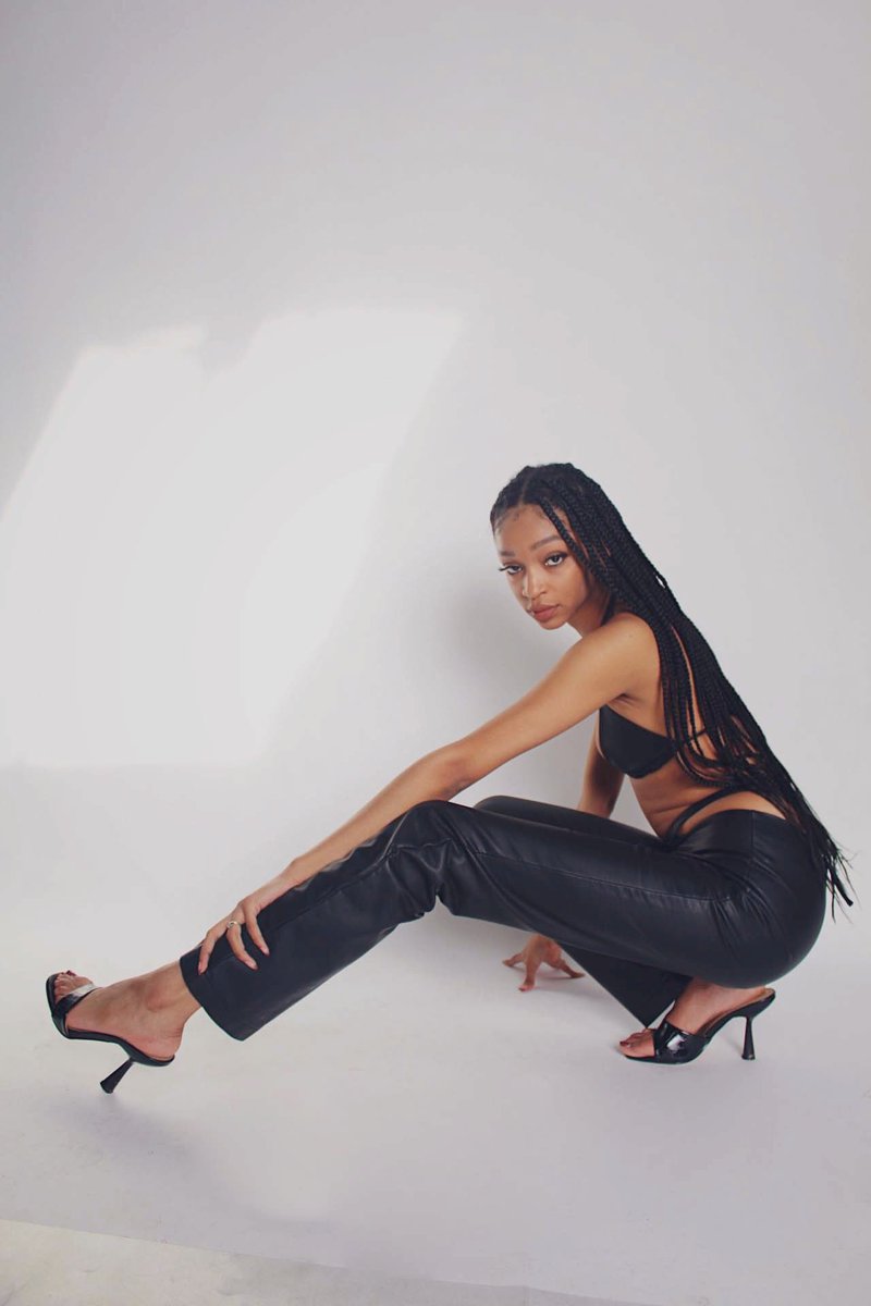 chrissy_remy's tweet photo. if anything, i’m everything. 
#22 https://t.co/np5jzGDd1C