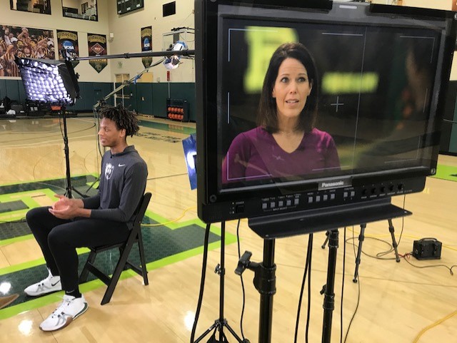 CBSMornings's tweet photo. “Someone's gonna have to come and tell me, 'No, you weren't good enough.' And even then that might not be enough." @BaylorMBB player @freddieg_33 tells @danajacobson how he went from warming the bench at a small college to starting at Baylor and what may be next #CTMSaturday https://t.co/CtLUyiFYgo