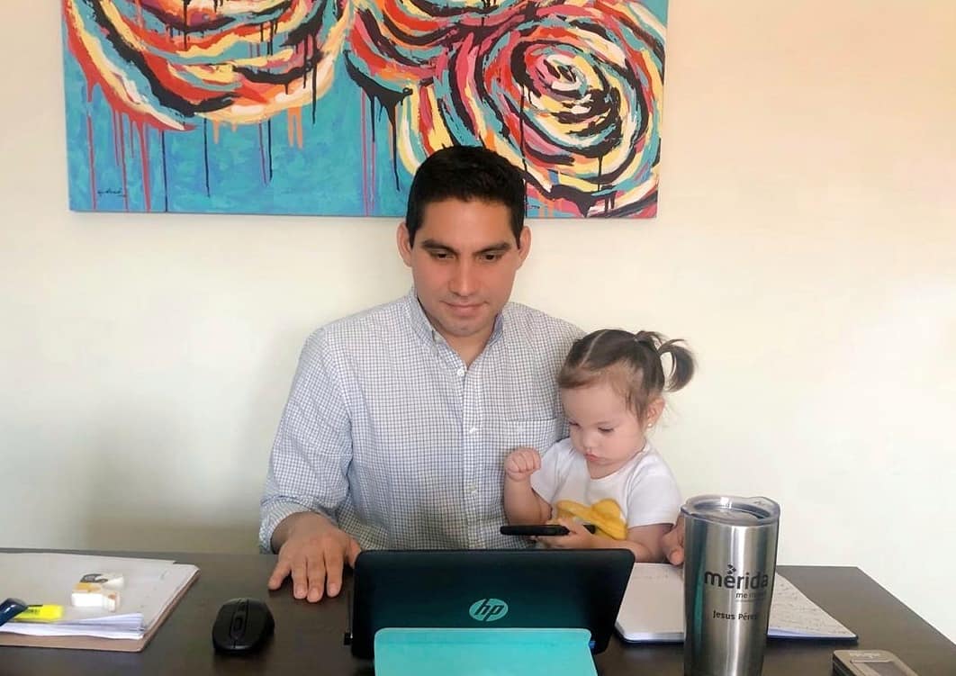 ChuchoPerezB's tweet photo. Compartimos vía online con la directiva de #RedConcreta los nuevos programas y estímulos fiscales del @AyuntaMerida y @GobYucatan destinados para apoyar a la economía de las familias y la estabilidad de las micro, pequeñas y medianas empresas de nuestra ciudad, y nuestro estado. https://t.co/naln0yLxvQ