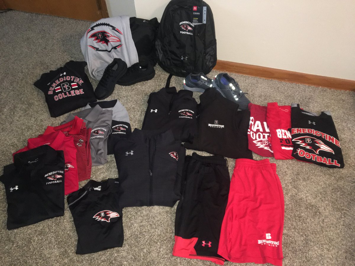 A little #FreshGearFriday for you! 
⁦<a href="/RavenFootballBC/">Benedictine Football</a>⁩ and ⁦<a href="/UnderArmour/">Under Armour</a>⁩ has the GOODS!

Who’s joining the family and getting in on this? 

#ChaseGreatness
