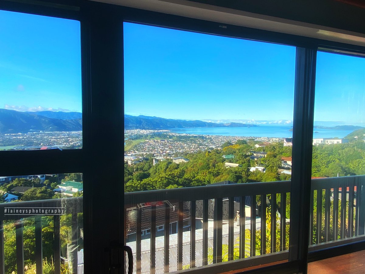 NZLainey's tweet photo. In the words of Van Morrison ... let’s enjoy it while we can ... 😎

#brightsideoftheroad #whywelly @WeatherWatchNZ https://t.co/15f2CyvhMS