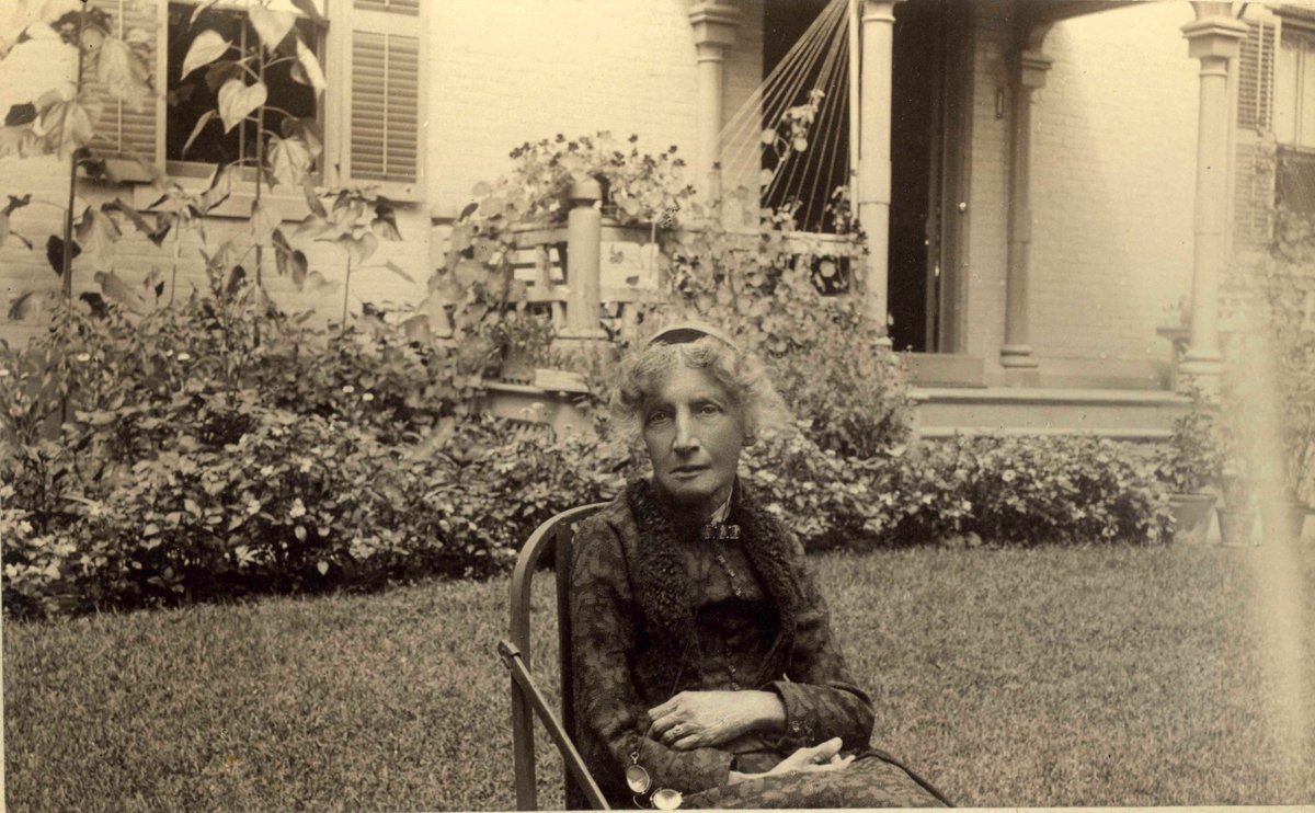HBStoweCenter's tweet photo. Let’s stroll around the Stowe House garden path c. 1968 for #Archive30 Day. Kitty Stevenson’s original designs for the @hbstowecenter’s historic landscape include zinnias, marigolds, nasturtiums, gilliflowers, and sunflowers just as #HarrietBeecherStowe grew.#StoweCollections https://t.co/6axbX78jPc