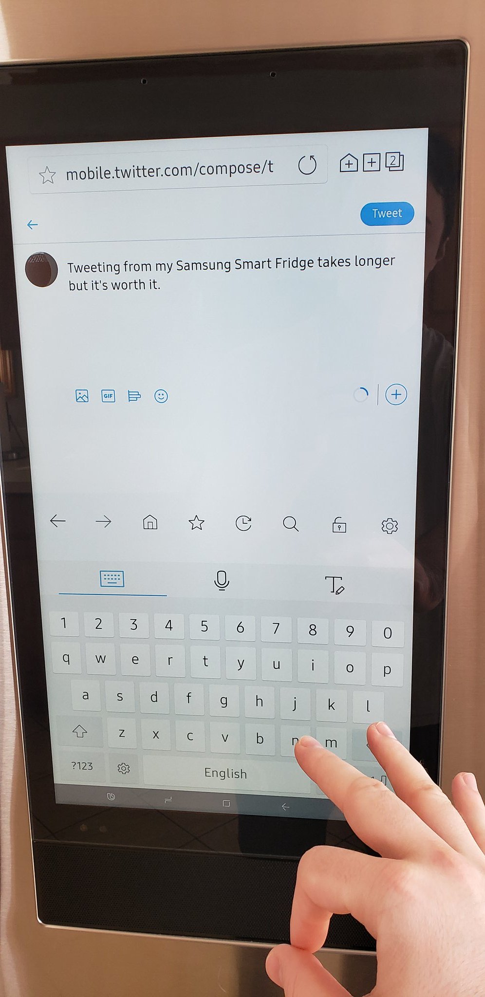 Uzivatel Luke Thenotable Na Twitteru Tweeting From My Samsung Smart Fridge Takes Longer But It S Worth It Twitter