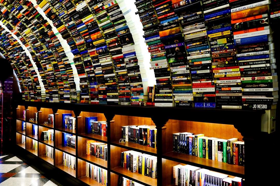 tkdistanbulsube's tweet photo. Dünyadan örnekler.
Kütüphane Haftamız Kutlu Olsun🎉
Arc N Book!
Güney Kore Seul’de bulunan bir kütüphane.Kütüphanede tünel şeklindeki geçitlerden geçerken,duvarlara monte edilmiş raflara yerleştirilmiş kitaplar göze çarpıyor.
instagram:limitlesss_world
#56KH
#kütüphanehaftası https://t.co/3MTOqxzRuq