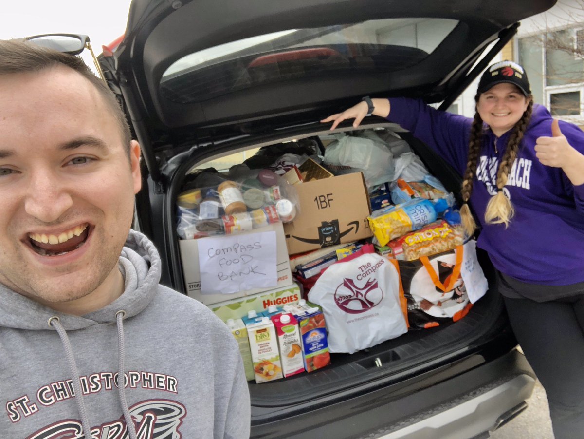 comelearnwithus's tweet photo. ❤️ A HUGE THANK YOU to all of our neighbours throughout Lorne Park for helping us donate OVER 1,000lbs of much needed food to the @CompassFoodBank! “There is nothing small in the service of God” - St. Francis de Sales 🙏🏻 https://t.co/w9BHNB62gN