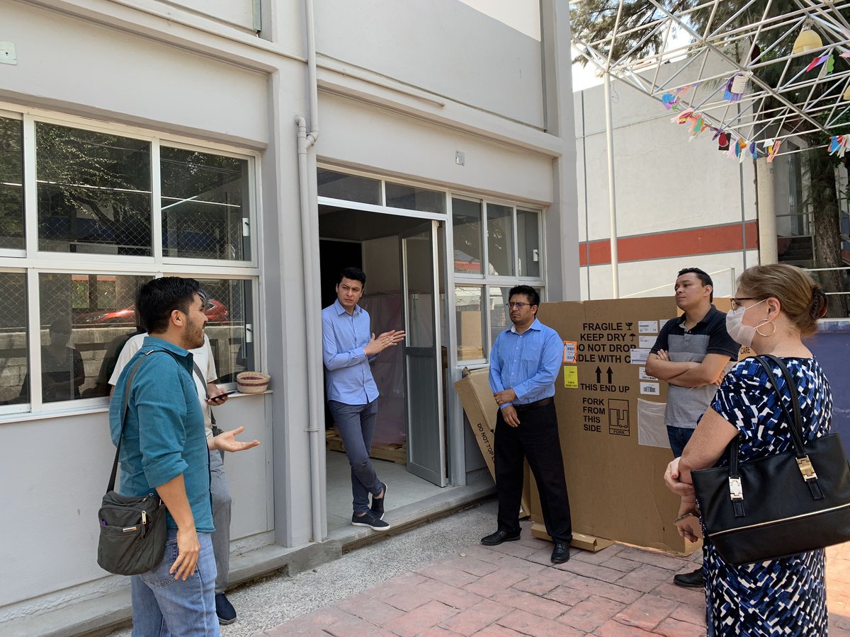 Oscardelmoral6's tweet photo. Seguimos trabajando para dejar listo nuestro Laboratorio de Diagnóstico e investigación en salud “LABDIS”. Aquí estaremos haciendo las pruebas de detección de #COVID19 a nuestra comunidad universitaria. Recuerda #QuedateEnCasa protégete tu y a tu familia. https://t.co/3nMvO8GIYy