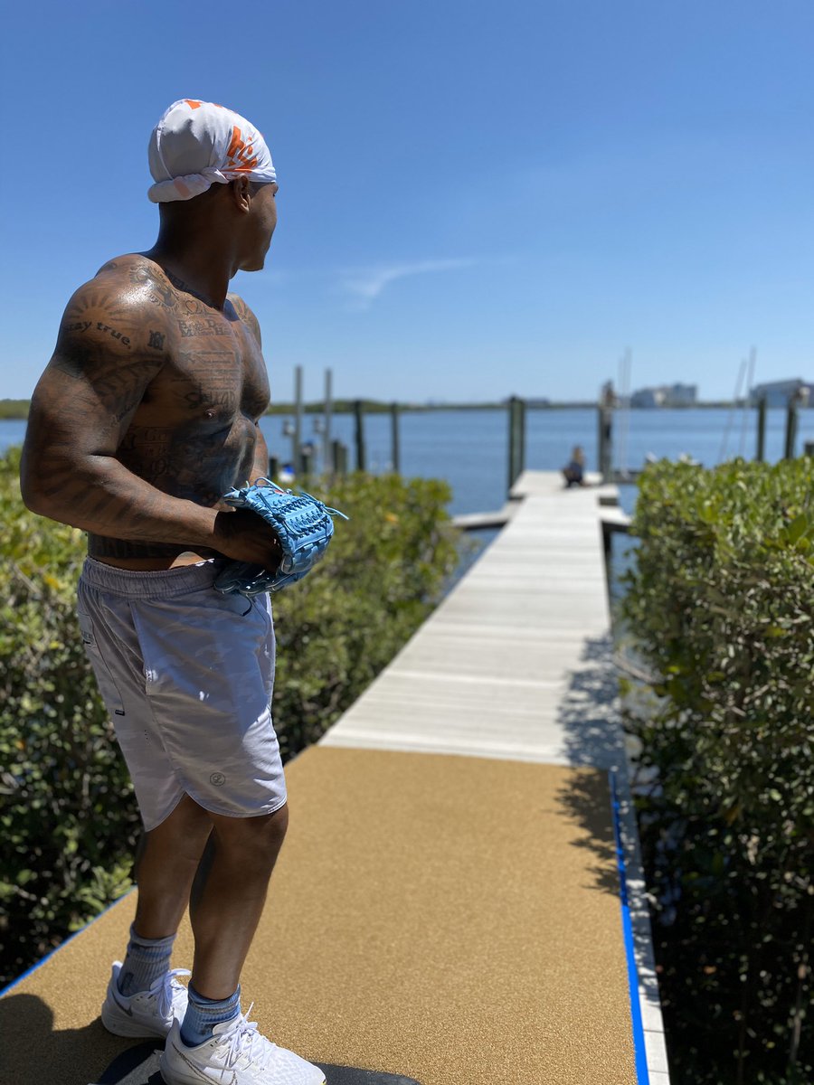 STR0's tweet photo. Improvising. No need to get ready...when you stay ready! #HDMH @HDMHApparel @HDMHFoundation https://t.co/DoOuLDngwk