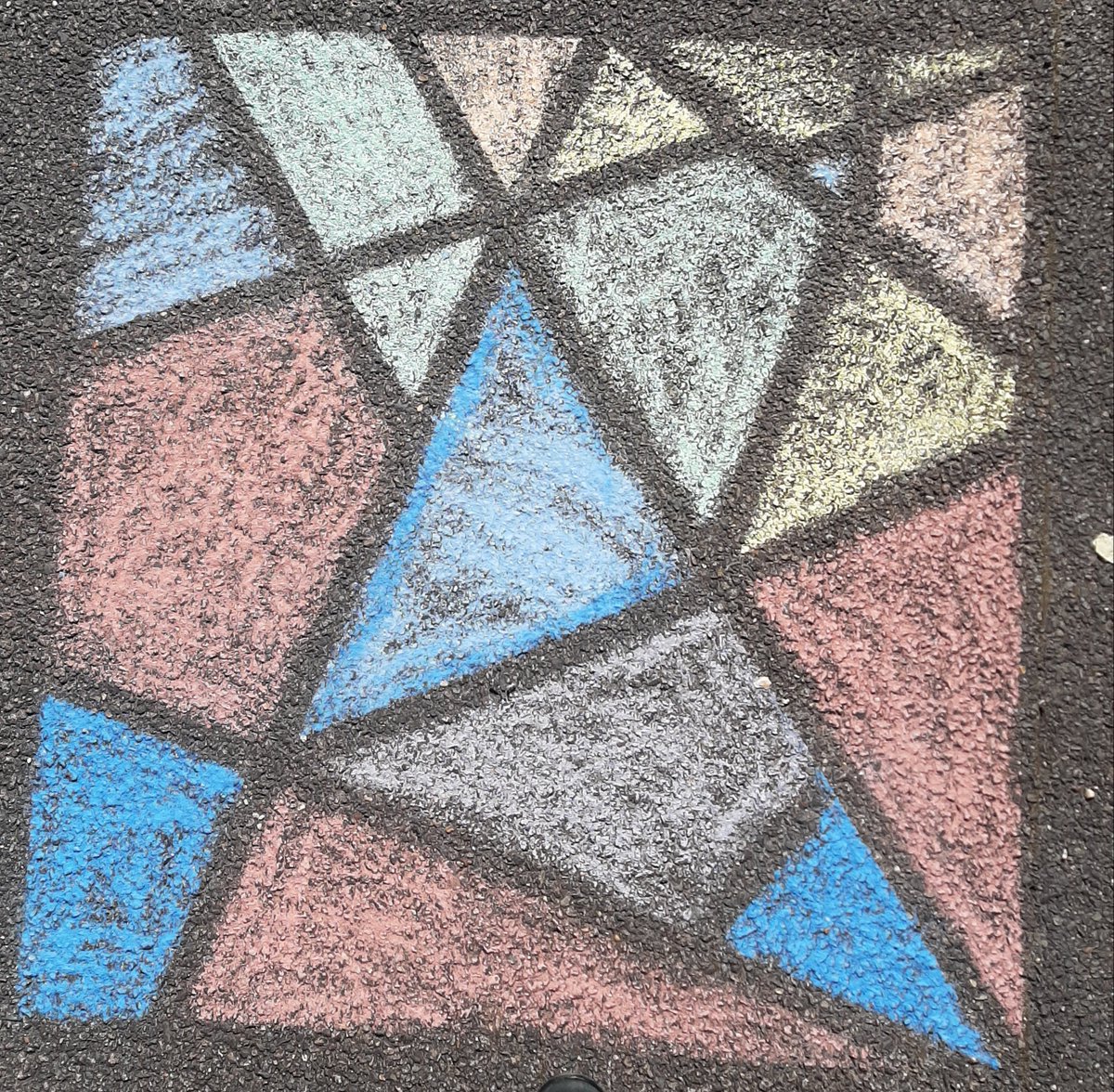 SarahDuffey5's tweet photo. Beautiful chalk pictures made by our school community this week. #Creativity #keepchalking @ssascommunity https://t.co/plDBYXmRhf