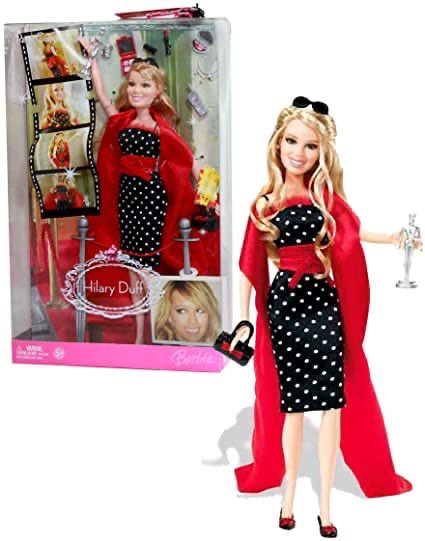 Un año después, Hilary y Haylie llegan a un acuerdo para que les hagan muñecas Mattel (también diseñarían sus vestuarios). La muñeca de Lindsay pronto quedó en el olvido mientras Hilary tenía una línea completa.