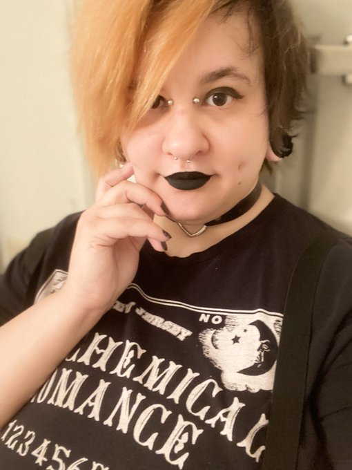 needy goth gf quickie ✨🖤 https://t.co/s8HidQgZt1<a href="/tag/sellingnudes"class="tags"><span>#sellingnudes</span></a>