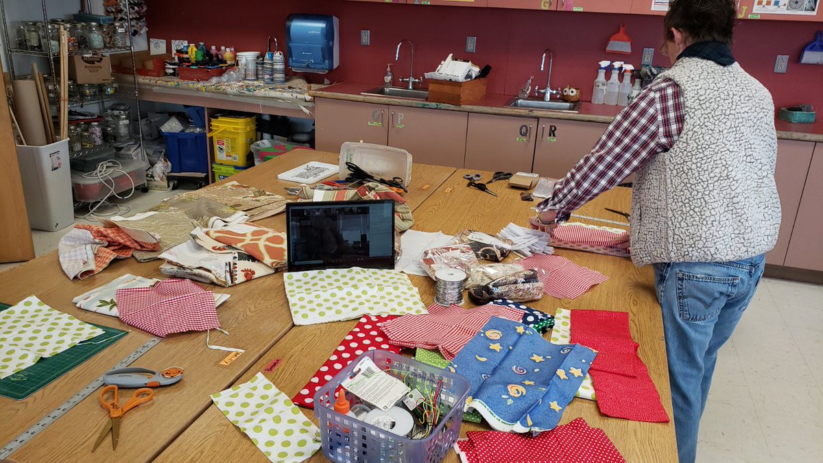 UrsulineNR's tweet photo. Ms DiIoro and Ms McDermott are busy creating masks to give to those who are working on the frontline during this battle against COVID-19.   #MaskaHero #UrsulinePride https://t.co/jCVkBRgIkM