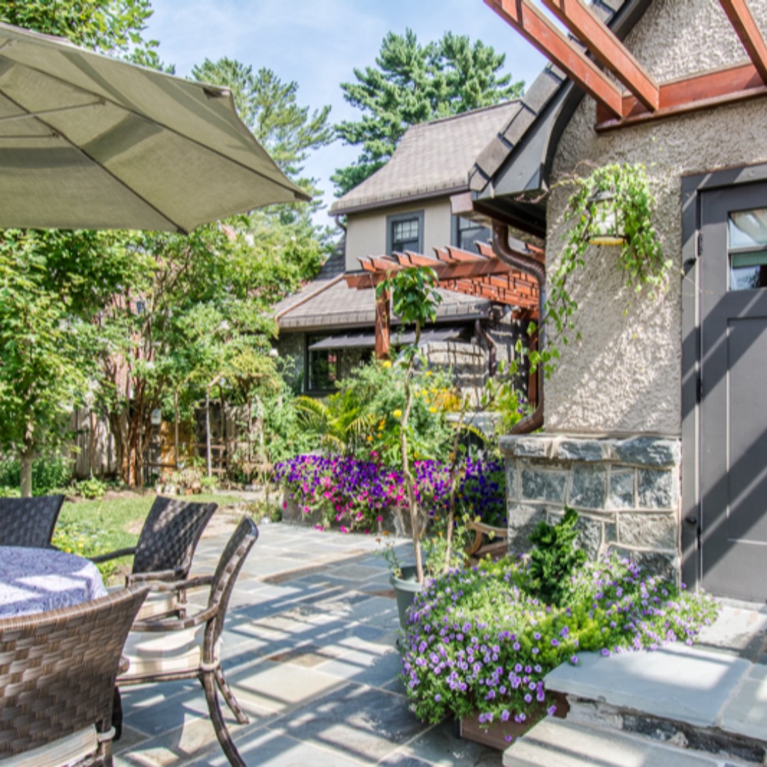 ACMDesign's tweet image. April showers bring May flowers! As temperatures are heating up, now's the time to prep your garden to shine. 🌷 Make your outdoors and extension of your home today!
-
#828isgreat #acmdesign #mountainhome #garden #aprilshowers #mayflowers #customhome #grovepark #historichome #wnc