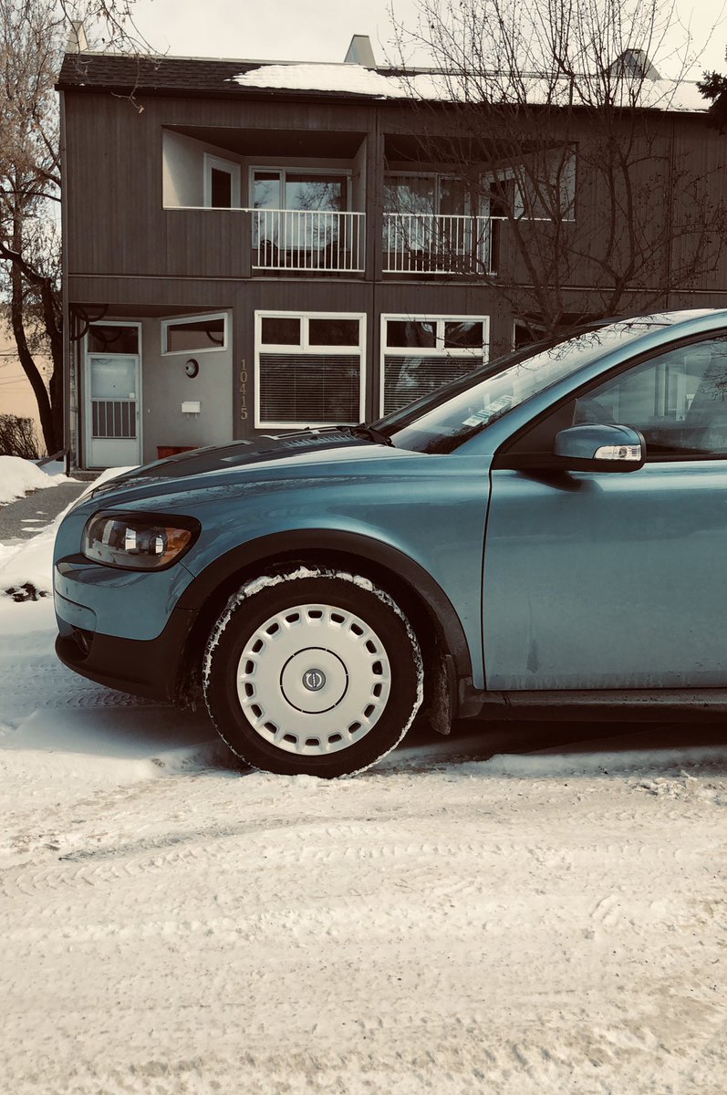 sandylaneauto's tweet photo. We were happy to help another great Sandy Lane client that is practicing social distancing with our vehicle pick up and drop off service today. Let us know how we can help you. #yegtraffic #yegbusiness #covidresponse #VolvoCars https://t.co/RYoZM90Fcb