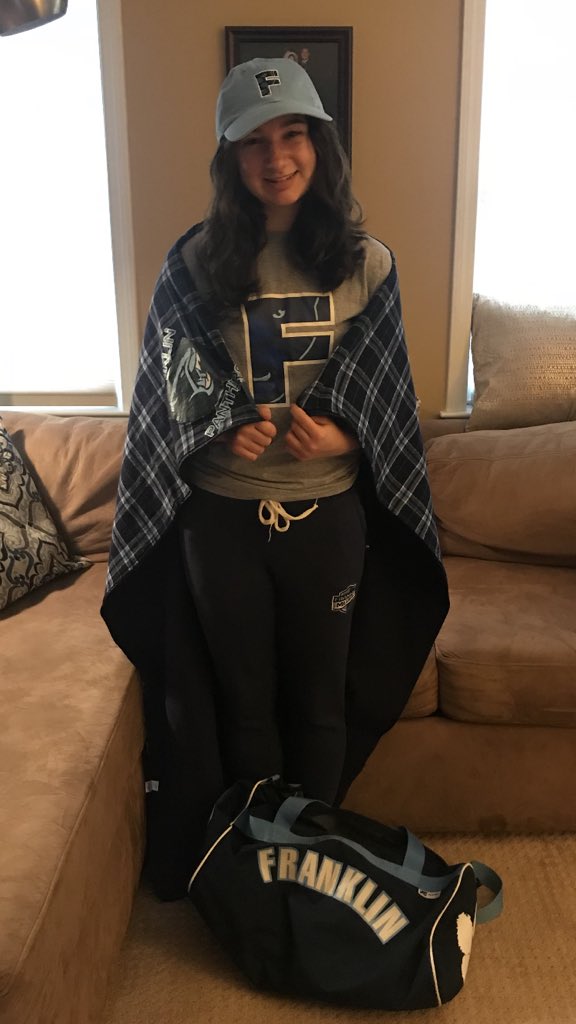 AimeeAlston8's tweet photo. @FHSPeerLeaders @2023_fhs #FHSVSW this was forced @mlpalston https://t.co/bdo4qmvzN6