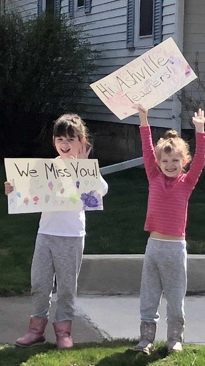 AshvilleElem's tweet photo. Today was good for the soul. 🌞Thanks to our students for giving us what we needed today! 💙💛 
#beaworldchanger🌎 https://t.co/ZKaA4gYoNv