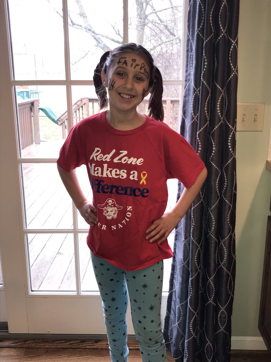 Krista14098752's tweet photo. Spirit day - #My favorite day https://t.co/eRwukdPsLV