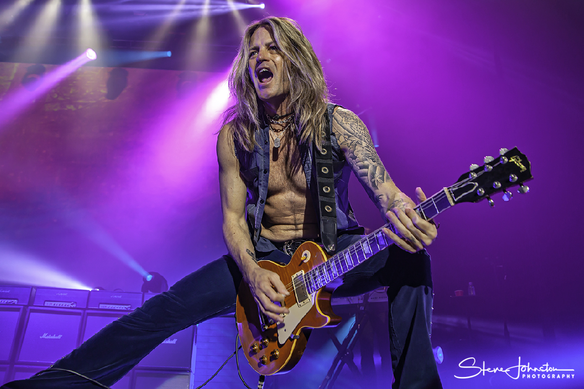 RockMusicPhotos's tweet photo. Back to the year of the snake, and photos of @Whitesnake, taken at LG arena, Birmingham - 28/05/13. (1/2) #whitesnake @davidcoverdale @Douglas_Aldrich @tadrums https://t.co/LqcOv9GruS