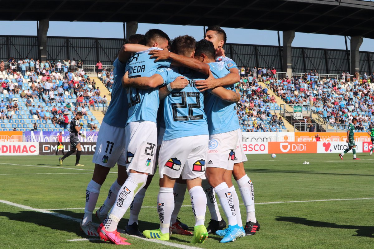 OHigginsoficial's tweet photo. 🔰 ¡Aceptamos el reto @RCCelta ! Nuestro #FootballClubChallenge es: 👇🏻

1. Escudo 🇧🇼⭐
2. Estadio 🏟️
3. Hinchas 👏🏻👏🏻👏🏻
4. Jugadores ⚽⚽

Nominamos a: 🇨🇱 @Huachipato, 🇦🇷 @EdelpOficial, 🇲🇽 @ClubAmerica y 🇨🇴 @AsoDeporCali.

#VamosOHiggins 🇧🇼 https://t.co/yBJw9sJdXW