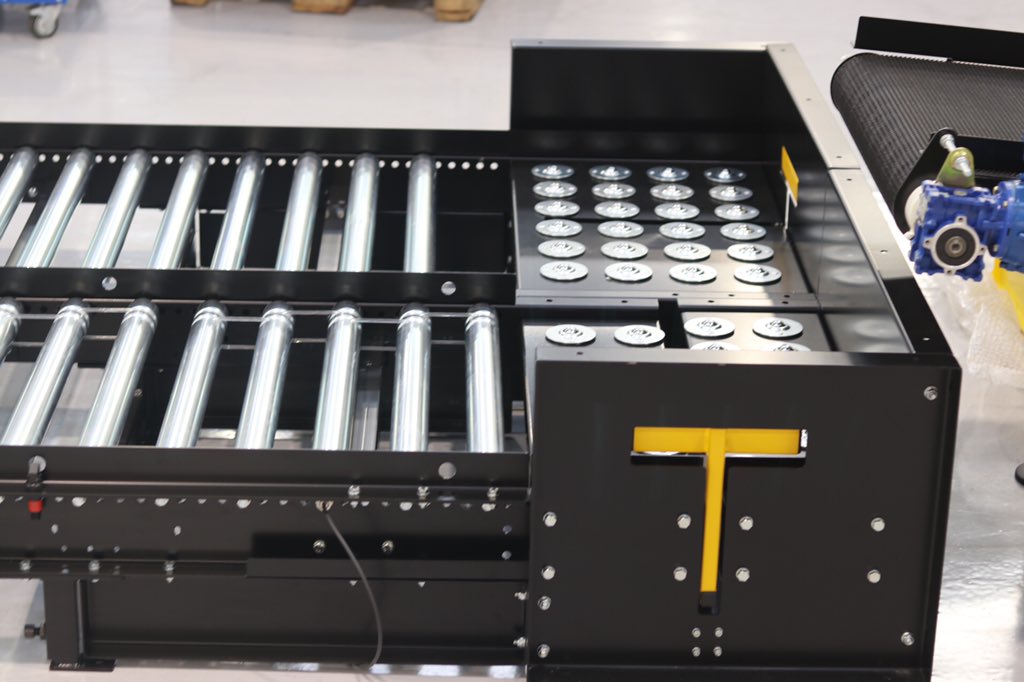 KBRMachinery's tweet photo. Sneak Peak at a little #customconveyor tote accumulation for a robot cell. Ready for controls, pneumatic #balltransfers and #weighscales #poweredrollers #Engineering #EngineeringUK #GBmfg #UKmfgreview #UKEngnews #GBmfg #UKmanufacturing #ManufacturingHour #ManufacturingUK https://t.co/6oQNqewimJ