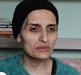 La compañera Helin Bolek (28 años), cantante turca de las canciones de protesta del Grup Yorum, muere tras  288 de huelga de hambre en la cárcel; protestaba por la detención de 6 miembros del grupo por el régimen de extrema derecha de Erdogan . ¡Hasta siempre!