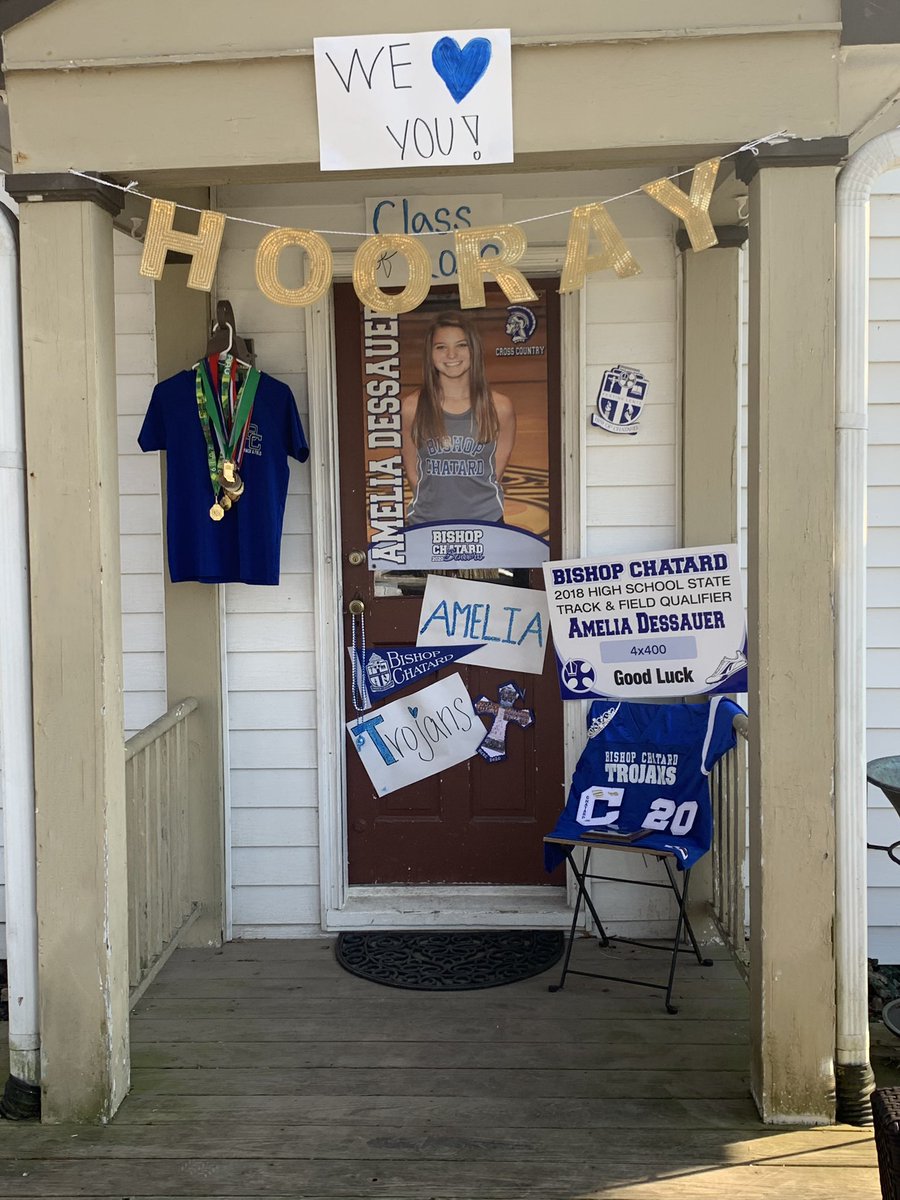 lyddess15's tweet photo. We love our senior!!♥️♥️@AmeliaDessauer @BishopChatardHS https://t.co/e3hQHbFMsi