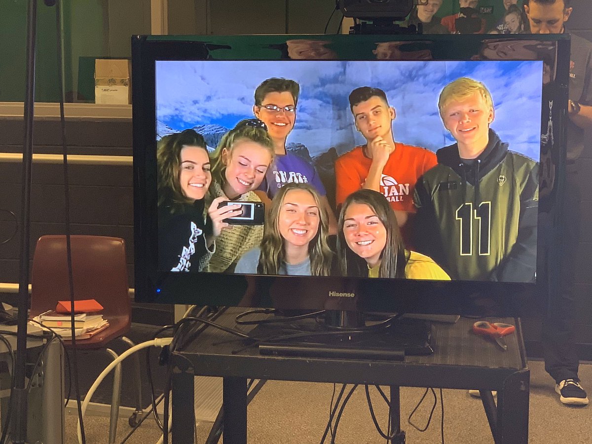haileyrroden's tweet photo. thank you @EastCentralHS for all the experiences, opportunities and friendships you have given me over these past few years. this ending is bittersweet and i will miss it all ❤️ https://t.co/D94qLILSy7