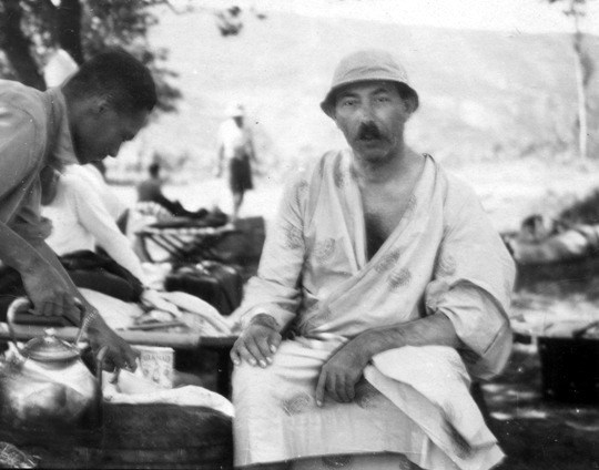 Getty Image (left) caption claim this is picture of Borodin with Chiang Kai-shek in 1927 but I suspect that's another Soviet Comintern agent as this person clearly doesn't resemble Mikhail Borodin as seen in another verified picture in 1927 (right)