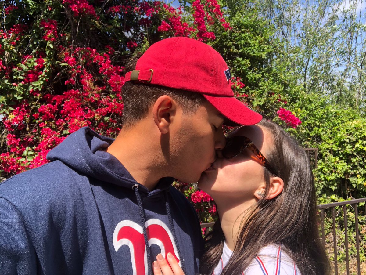 BriaMedeiros's tweet photo. Happy days ❤️ 🌺 https://t.co/didJ3jHsaQ