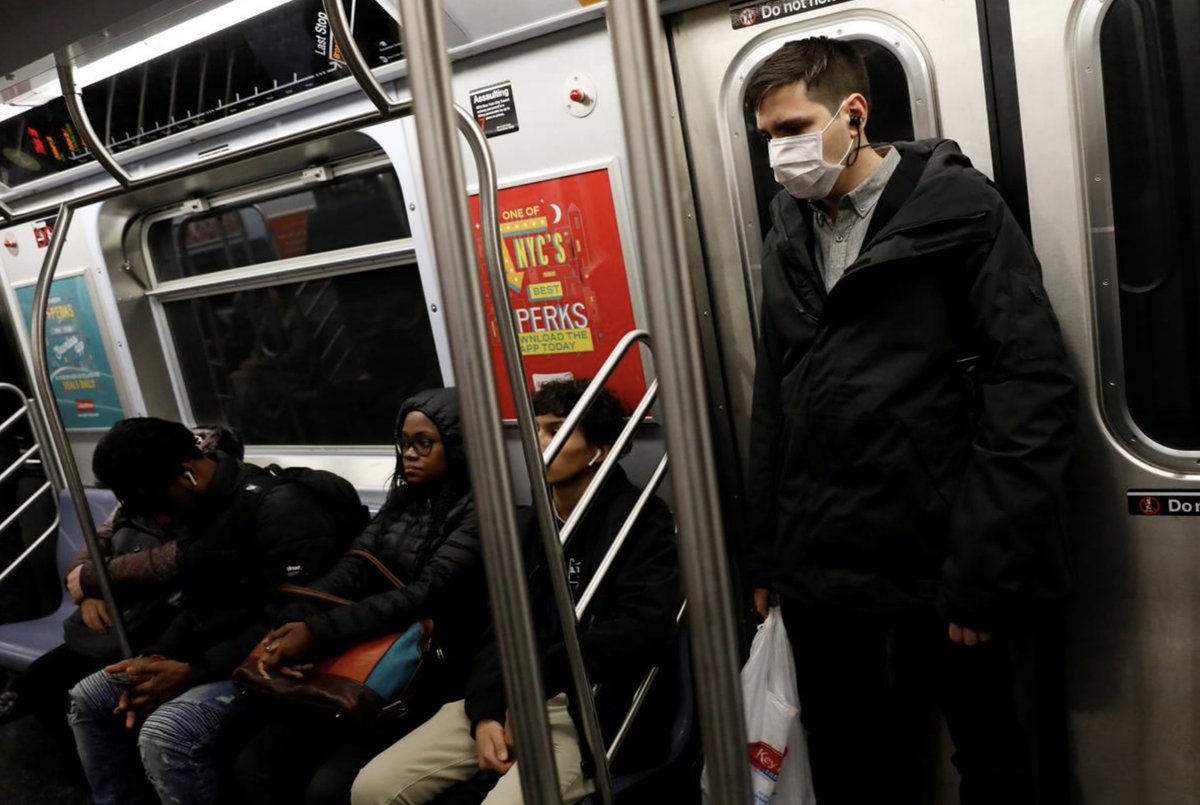 PDChina's tweet photo. U.S. President @realDonaldTrump says in the press conference that the government recommends Americans wear masks outside to protect against #coronavirus (Pic: Reuters) https://t.co/Sl3nYAPolg