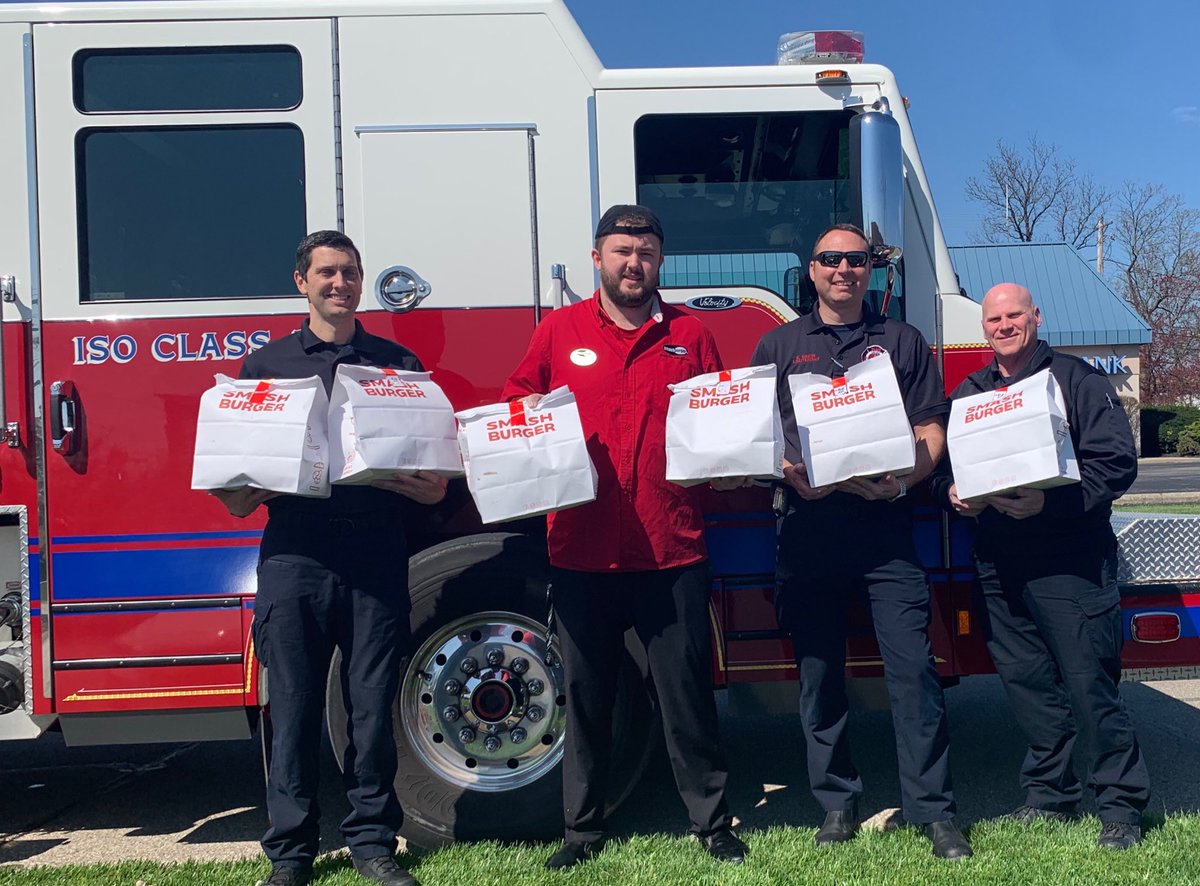 blueashfiredept's tweet photo. Thanks @Smashburger Blue Ash for providing lunch for the Fire Department today!!! #InThisTogetherOhio https://t.co/OuMg186T6Z