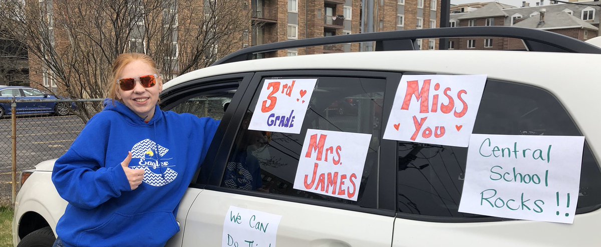 MrsJames1111's tweet photo. A beautiful day for a parade. It was so great to see all the smiling faces! #62CE #62Learns https://t.co/qAdpsDEZJT