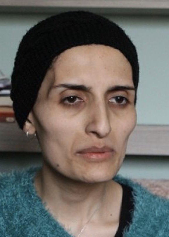 AntonellaNapoli's tweet photo. #HelinBolek era una cantante e attivista turca, aveva 28 anni. Da 288 giorni era in sciopero della fame per protestare contro l’ingiusta detenzione dei componenti del suo gruppo, #GrupYorum.  Si è lasciata morire nella #Turchia di #Erdogan che considera gli oppositori terroristi. https://t.co/pcESFS84U6