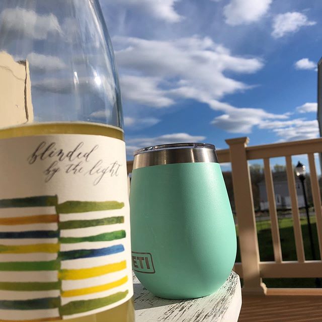 vicki_anzmann's tweet photo. What a great way to start a Friday evening! Thank you oldwestminsterwinery for delivering! #stayhome #staysafe #smallbusinesslove https://t.co/rq1ypHCmjA