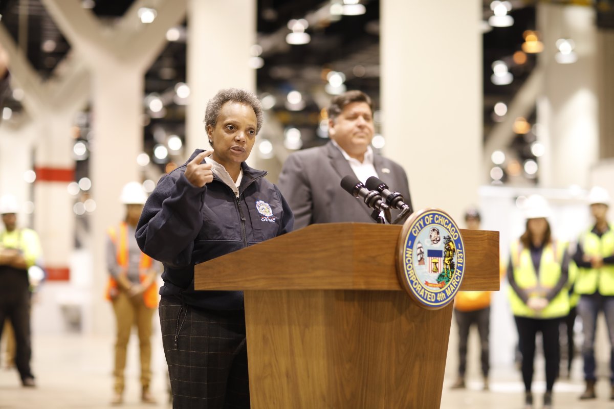 mayorlightfoot's tweet photo. In 5 days, we've constructed 500 patient rooms &amp; 14 nurses stations at McCormick Place, North America's largest convention center, and we have 2,500 more patient rooms &amp; 100+ more nursing stations coming.

Thank you to @GovPritzker, @USACEHQ, &amp; @FEMA for your partnership. https://t.co/Sww8bAXqwf
