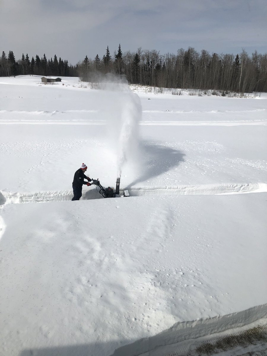 RiderFanBob's tweet image. This was happening in my backyard this afternoon Spring does not look like its around the corner Even without the Covid-19 situation looks like .@NorthernBearG won’t be ready to open anytime soon #SpringHasNotSprung