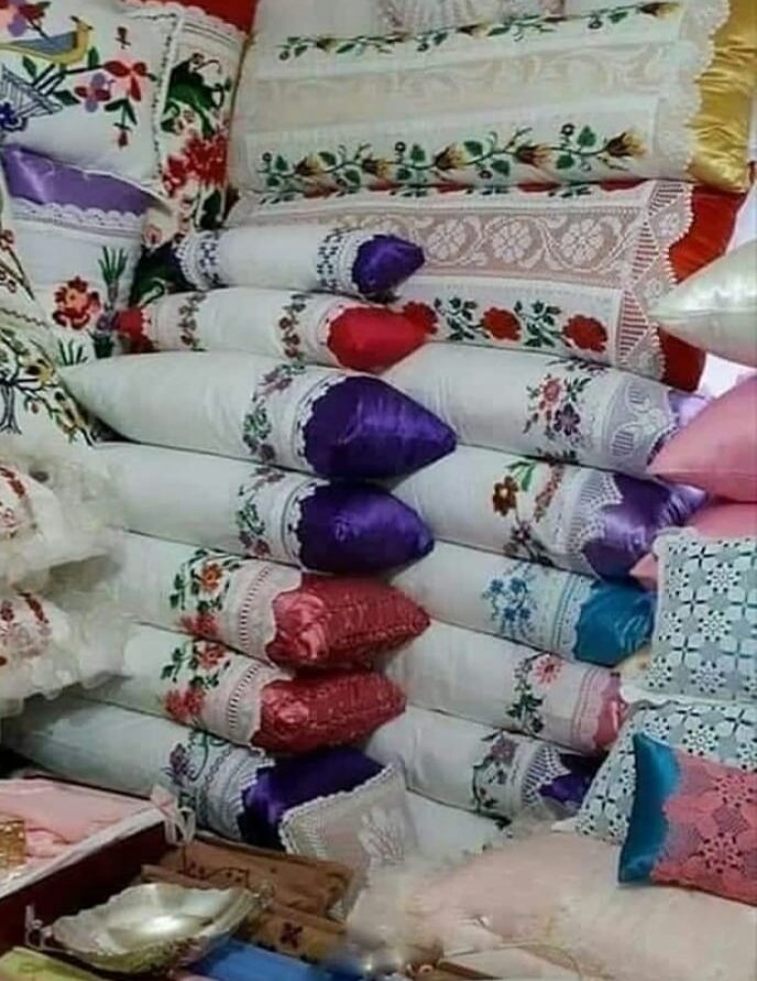 Mahir__0030's tweet photo. Berê dî mala hêr kurdekî dê ew balingî u lıhefên xweşik hebu gêlu nihaji henê?
#Şevbaş https://t.co/M9sOOF55u2