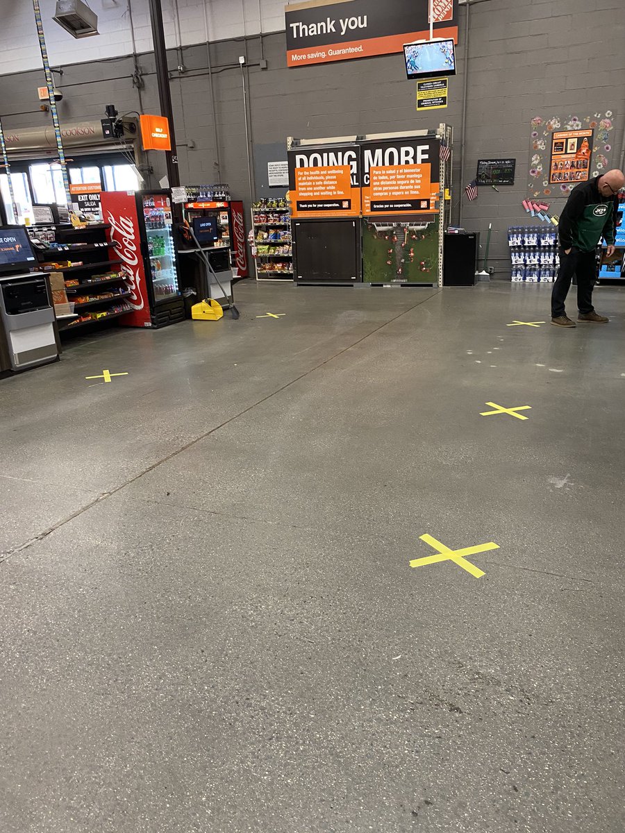 DS_ShawnSpann's tweet photo. @DS_ShawnSpann Practicing Social distancing in 1216 to reducing close contact.  6” Feet away to minimize close contact.@UnetteT @trustinbryant @was7030 @LeeneyT @ReneeDyette @salutmoi13 https://t.co/65UySknf5y