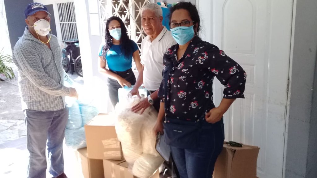 raquelarbaje's tweet photo. Hoy logramos canalizar las donaciones de interiores e higiene en gral. a los Hogares: S. Fco. de Asís, Geriátrico Cristiano; Refugio de mis Años: Hogar Luby, Fuente de Amor y Remanso de Paz. Gracias Joaquín Díaz, hnos. Reyes, José Núñez; @NoeliaL29 , Miguel Mota y Manuel Paula.🙏🏼 https://t.co/rbsUWgSPbl