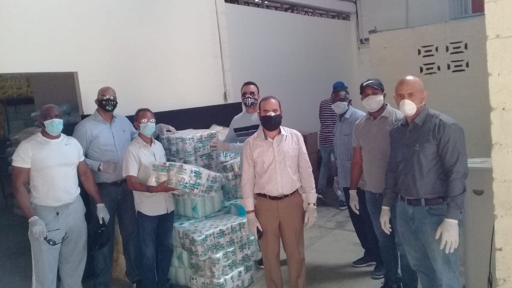raquelarbaje's tweet photo. Hoy logramos canalizar las donaciones de interiores e higiene en gral. a los Hogares: S. Fco. de Asís, Geriátrico Cristiano; Refugio de mis Años: Hogar Luby, Fuente de Amor y Remanso de Paz. Gracias Joaquín Díaz, hnos. Reyes, José Núñez; @NoeliaL29 , Miguel Mota y Manuel Paula.🙏🏼 https://t.co/rbsUWgSPbl