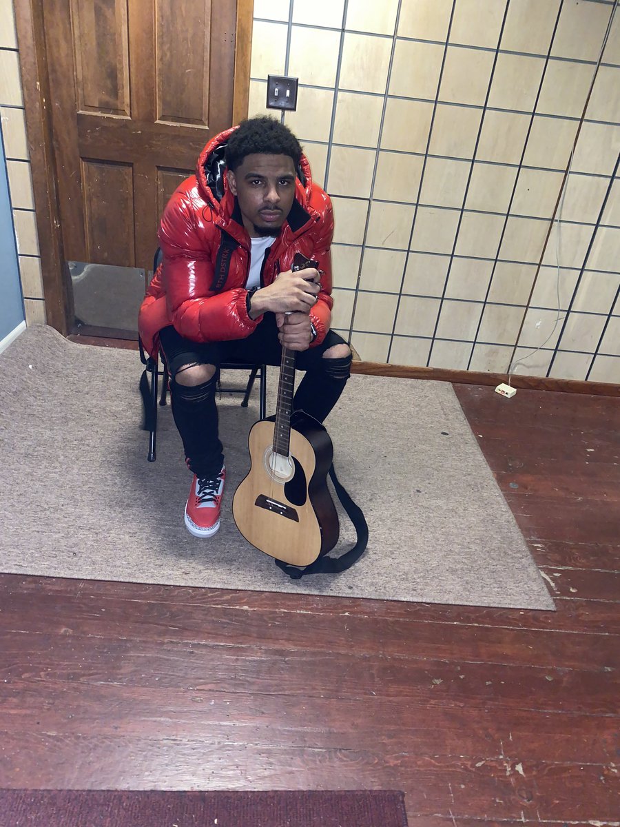 KiddoCurry's tweet photo. WONT BUY NO PUSSY UP ON GOD WONT LET NO NIGGA PULL MY CARD ... NIGGA PLAYED WITH ME HE DIED AND ON HIS PAGE IS BREAKING HEARTS💔 I AINT SAYING WE THA TOUGHEST BUT ITS BEST FA U TO THINK SMART 💯🖤🗣📷🎥📸 https://t.co/eTKcQNO1RG